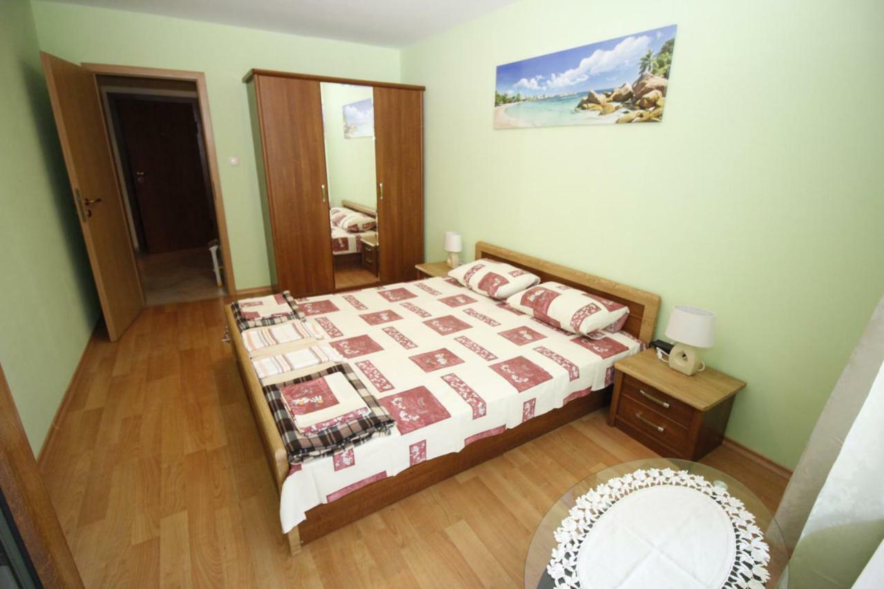 Apartment Rosi Pomorie Exterior photo